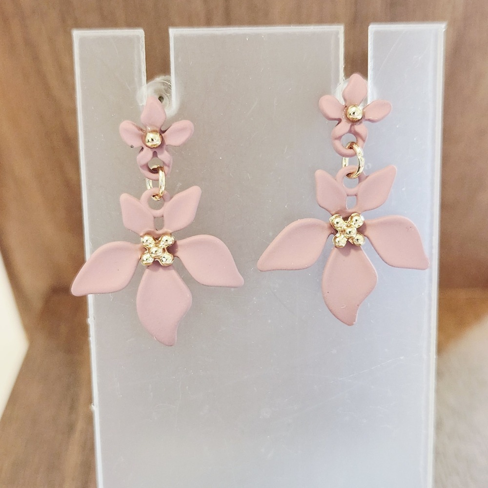Matte Pink Flower Drop Earrings Gold‎ Tone Center Floral Dangle Post Earrings
